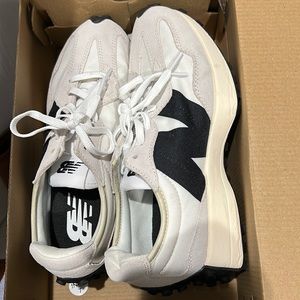 New Balance 327